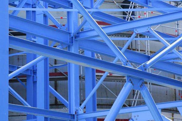 鋼結(jié)構(gòu)加工中，請(qǐng)注意構(gòu)件制作流程與細(xì)節(jié)